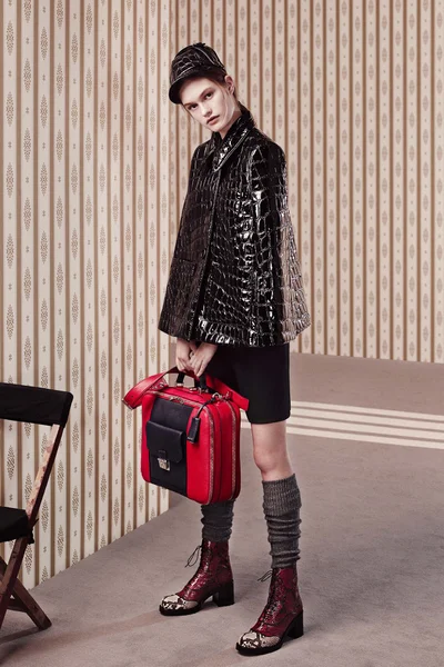 Look 18